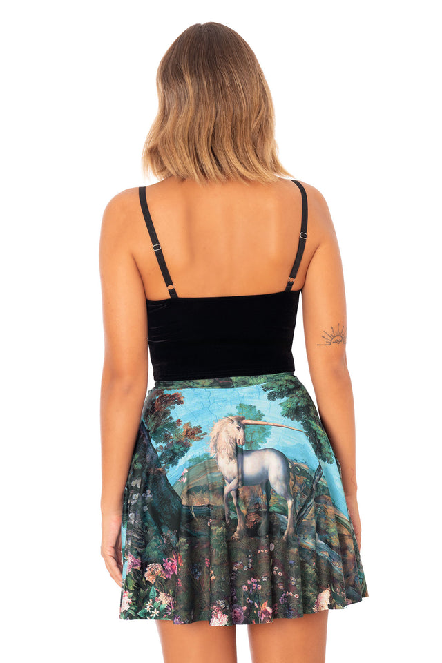 Printed skater skirt with unicorn illustration, high waist shape and pocket detail