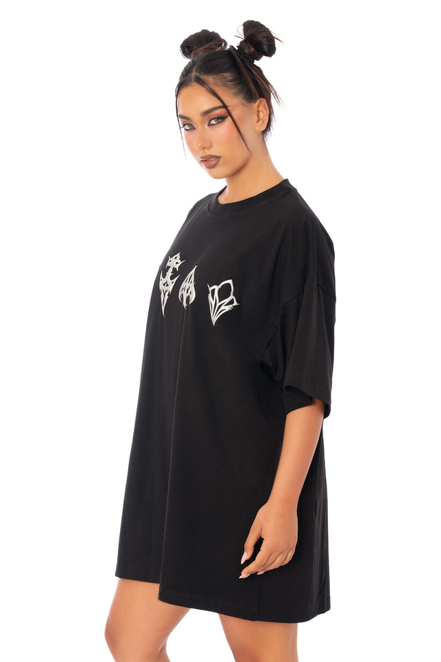 Additional product photograph 3 of the League of Legends K/DA x BlackMilk oversized black cotton giant tee with a K/DA chromatic graphic print.