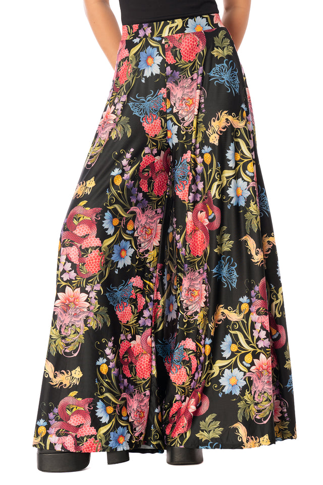 Additional product photograph 3 of the League of Legends K/DA x BlackMilk wide-leg palazzo pants with a colourful floral and animal-inspired K/DA print.