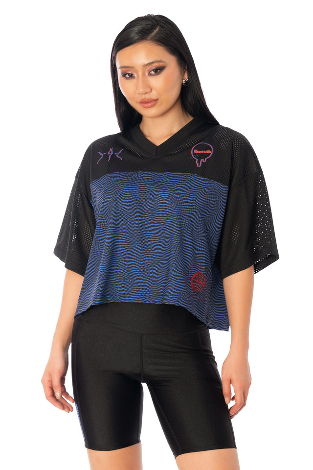 Additional product photograph 3 of the League of Legends K/DA x BlackMilk oversized cropped sports-style touchdown top with Kai’Sa-inspired K/DA graphics.