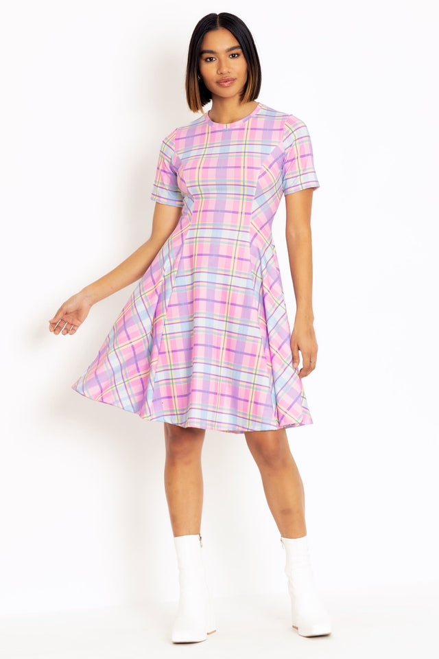 Oversized tartan dress with longline fit, perfect for everyday outfits, alternative streetwear, festival styling and laid-back fashion.