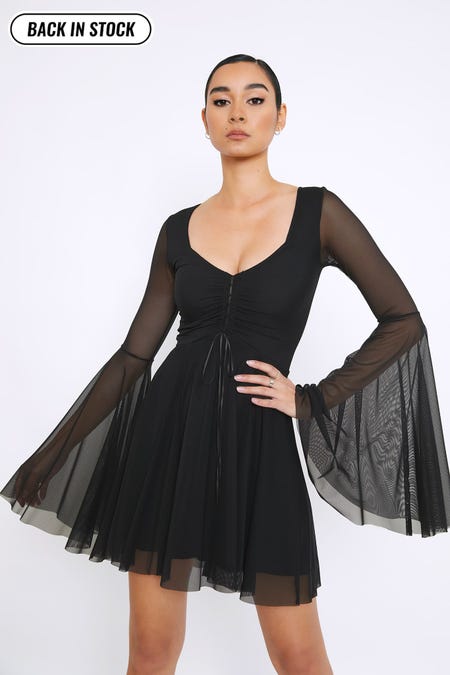 https://blackmilkclothing.com/media/catalog/product/s/p/spectre_dress.jpg?quality=80&fit=cover&height=675&width=450